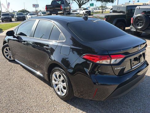 Used 2026 Toyota Corolla LE FWD image 5