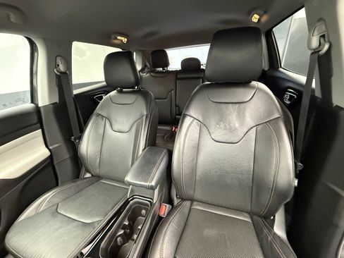 Used 2022 Jeep Compass Limited image 41