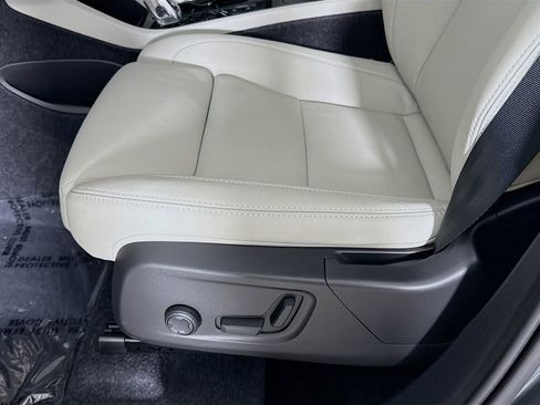 Certified 2026 Volvo XC40 B5 Plus w/ Protection Package Premier AWD/4WD image 19