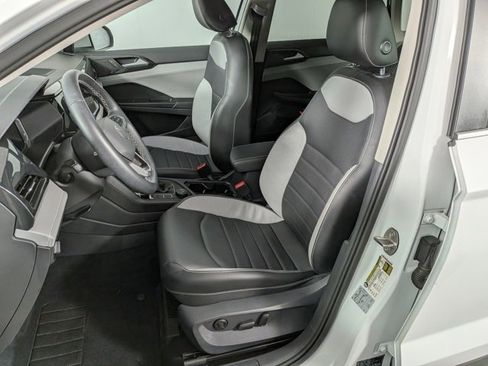 Used 2022 Volkswagen Taos SEL w/ Panoramic Sunroof Package image 14