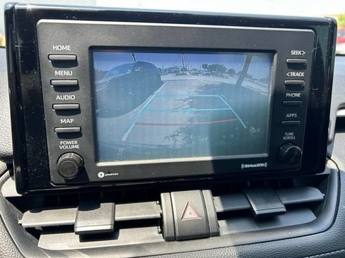 Used 2020 Toyota RAV4 LE FWD image 13