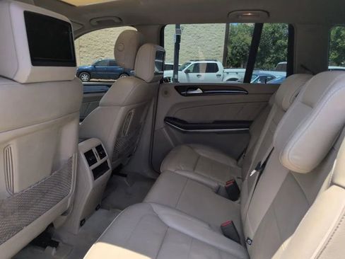 Used 2014 Mercedes-Benz GL 450 4MATIC w/ Appearance Package image 31