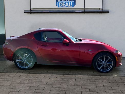 Used 2017 MAZDA MX-5 Miata RF Grand Touring image 2