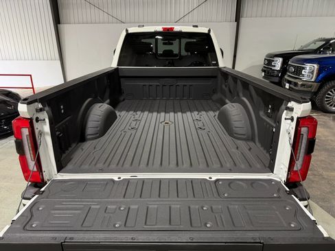 Used 2025 Ford F450 Platinum w/ Platinum Plus Package image 10