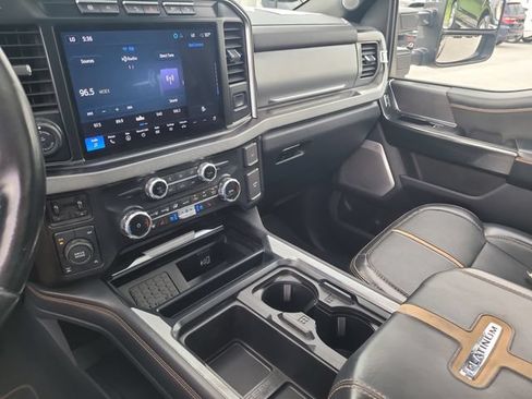 Used 2024 Ford F250 Platinum w/ FX4 Off-Road Package AWD/4WD image 19