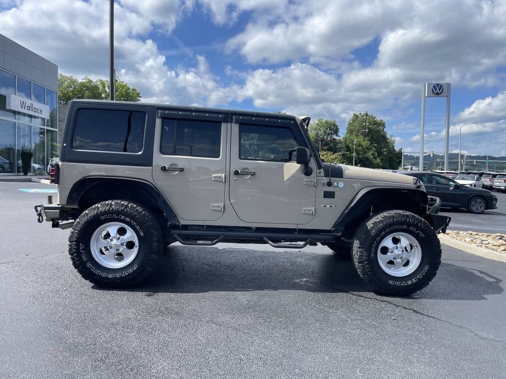 Used 2016 Jeep Wrangler Unlimited Sahara w/ Connectivity Group AWD/4WD image 4