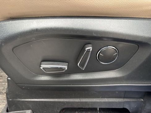 Used 2020 Ford Explorer Limited image 21