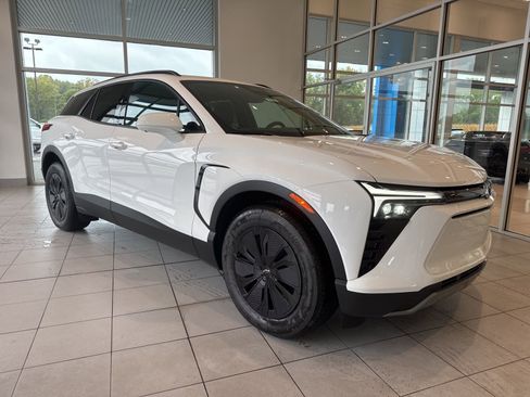 New 2026 Chevrolet Blazer EV LT image 3