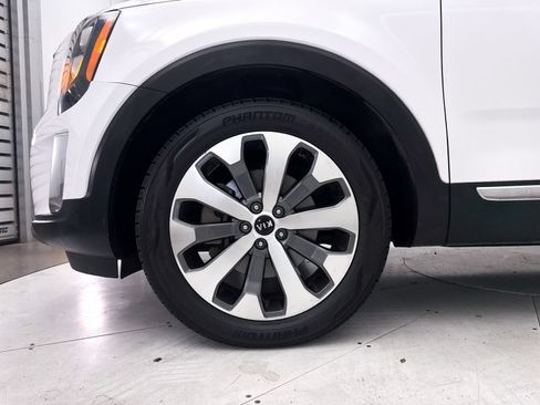 Used 2021 Kia Telluride EX w/ EX Premium Package AWD/4WD image 16