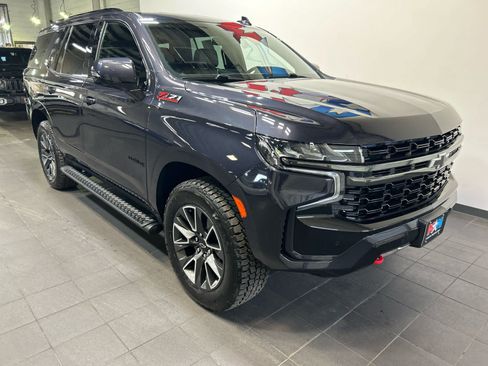 Used 2022 Chevrolet Tahoe Z71 w/ Luxury Package AWD/4WD image 2