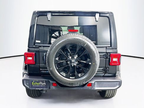 Used 2025 Jeep Wrangler Unlimited Sahara w/ Safety Group AWD/4WD image 7