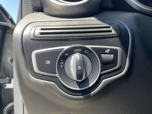 Used 2020 Mercedes-Benz GLC 300 4MATIC w/ Premium Package image 35