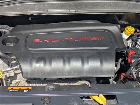 Used 2017 Jeep Renegade Trailhawk AWD/4WD image 21