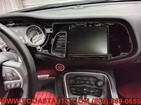 Used 2015 Dodge Challenger SRT w/ Technology Group RWD image 12