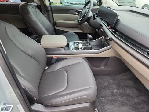 New 2026 Kia Carnival SX image 9