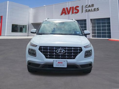Used 2025 Hyundai Venue SEL FWD image 10