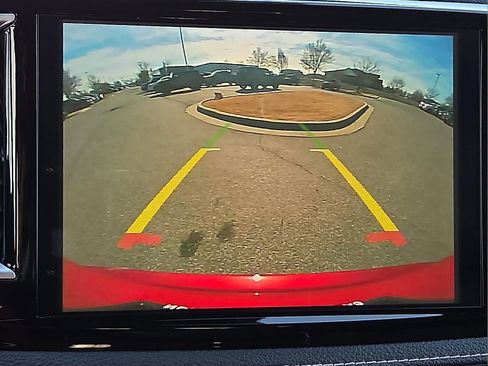 Used 2025 Chrysler Pacifica Limited image 17