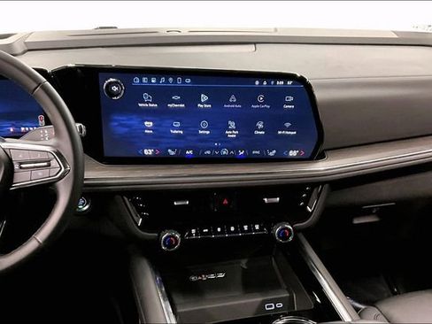 Used 2025 Chevrolet Suburban Z71 AWD/4WD image 7