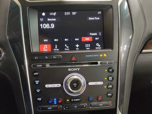 Used 2017 Ford Explorer Platinum image 25