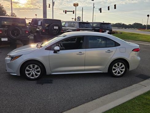 Used 2026 Toyota Corolla LE FWD image 4