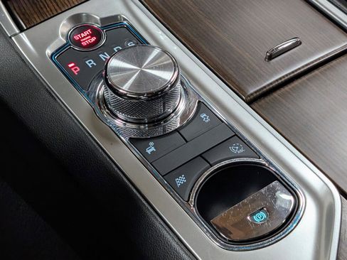 Used 2014 Jaguar XF 3.0 image 23