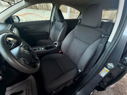 Used 2019 Honda HR-V LX image 16