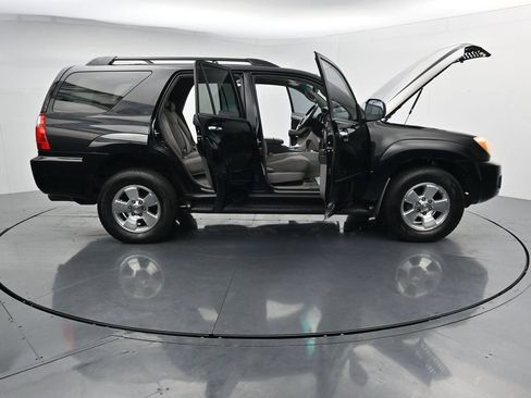 Used 2008 Toyota 4Runner SR5 AWD/4WD image 40