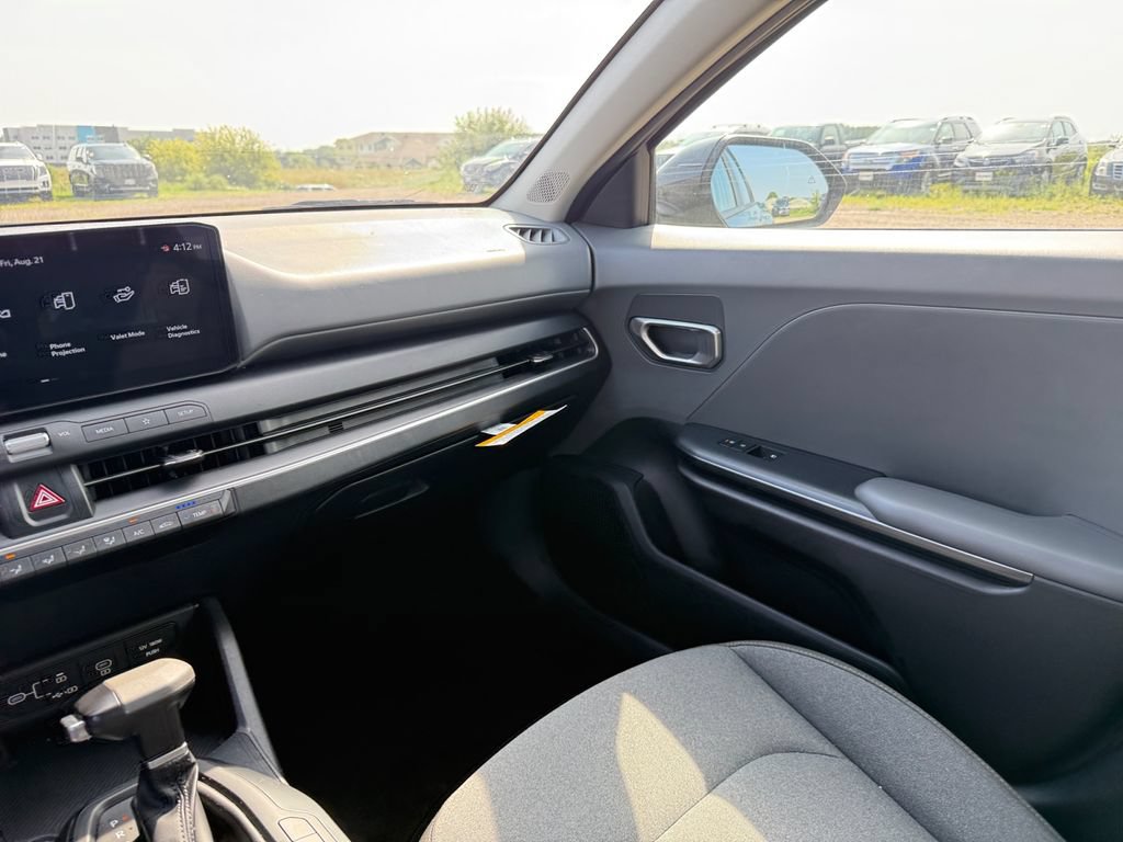 Used 2025 Kia K4 FWD image 31