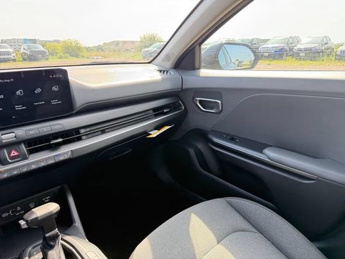 Used 2025 Kia K4 FWD image 31
