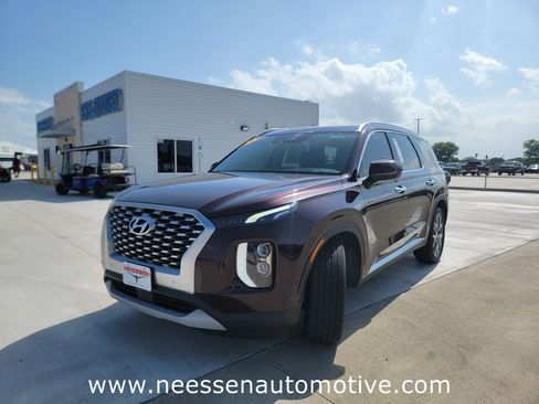 Used 2021 Hyundai Palisade SEL FWD image 3