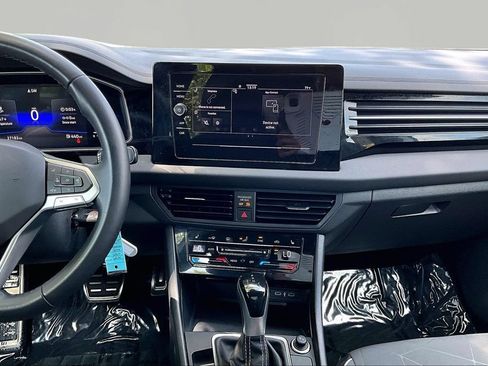 Used 2025 Volkswagen Jetta Sport FWD image 9