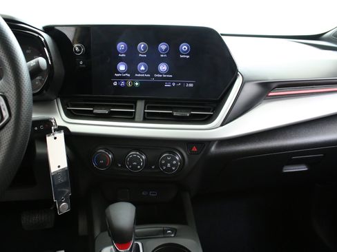 Certified 2024 Chevrolet Trax RS w/ Sunroof Package FWD image 18