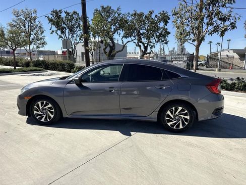 Used 2017 Honda Civic EX image 5