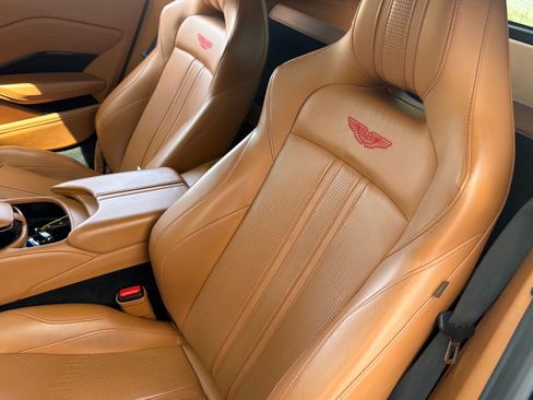 Used 2023 Aston Martin V8 Vantage Coupe RWD image 30