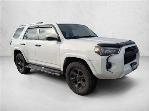 Used 2015 Toyota 4Runner SR5 image 3