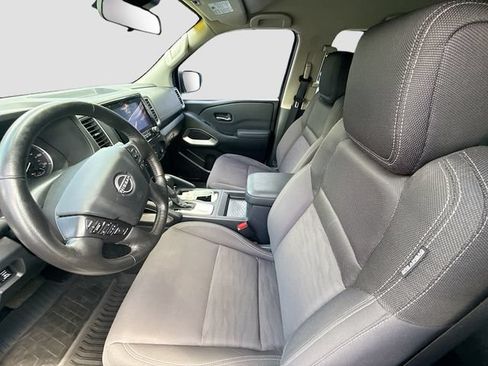 Used 2022 Nissan Frontier SV AWD/4WD image 25