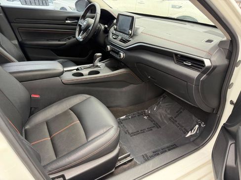 Used 2022 Nissan Altima 2.5 SR FWD image 16