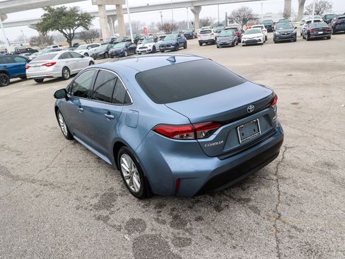 Used 2025 Toyota Corolla XLE image 9