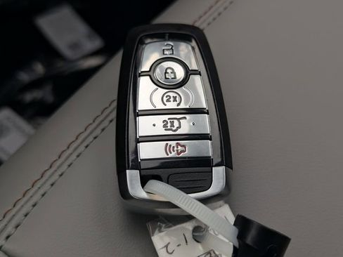 New 2026 Ford Explorer Active w/ Active Comfort Package image 30