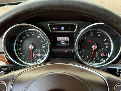 Used 2019 Mercedes-Benz GLS 450 4MATIC image 32