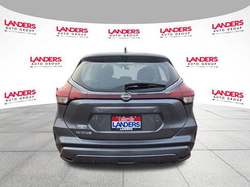 Used 2023 Nissan Kicks S image 4