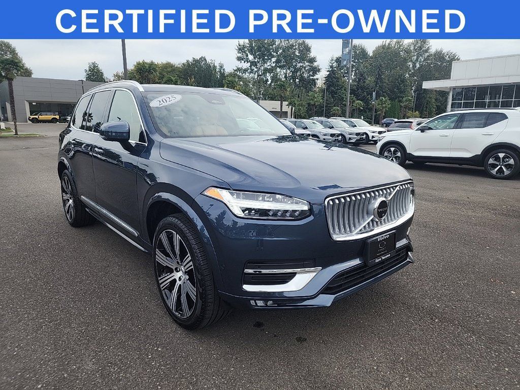 Used 2025 Volvo XC90 B5 Ultra w/ Protection Package Premier AWD/4WD image 6