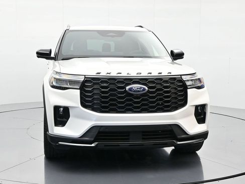 Certified 2025 Ford Explorer ST-Line w/ Premium Package image 2