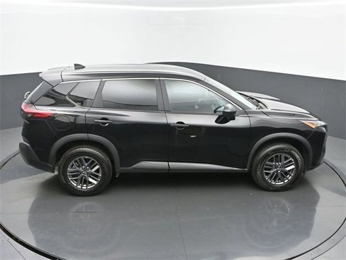 Used 2023 Nissan Rogue S image 43