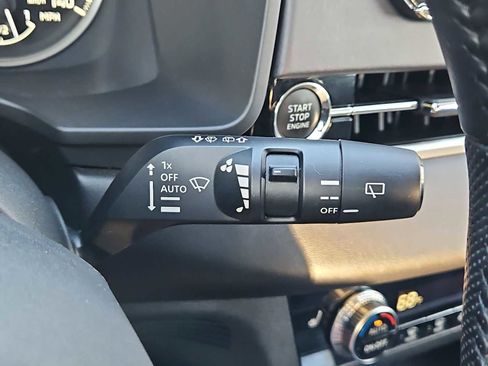 Used 2022 Mitsubishi Outlander SE image 26