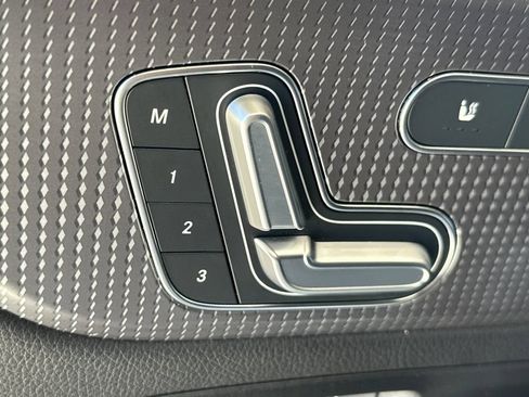 Certified 2022 Mercedes-Benz GLB 250 4MATIC image 13