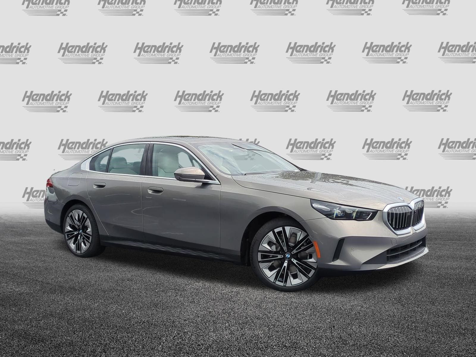 New 2027 BMW 530i w/ Premium Package RWD image 2