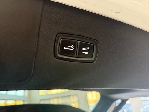 Used 2020 Porsche Cayenne AWD image 34