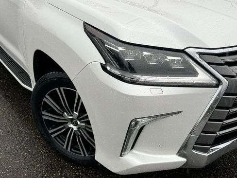 Used 2021 Lexus LX 570 4WD w/ Luxury Package image 2