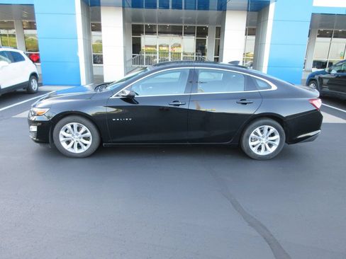 Certified 2020 Chevrolet Malibu LT FWD image 2
